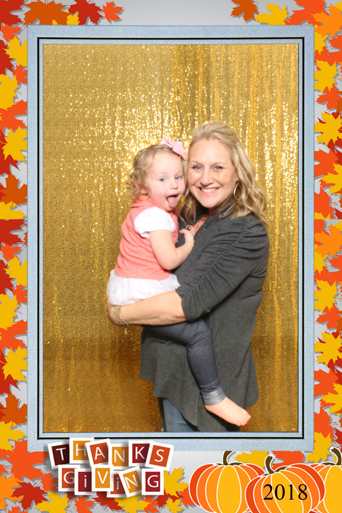 Thanksgiving 2018 | View more photos from the event at gallery.niknoxphotobox.com/u/NiKnox-Photo-Box/Thanksgiving-2018